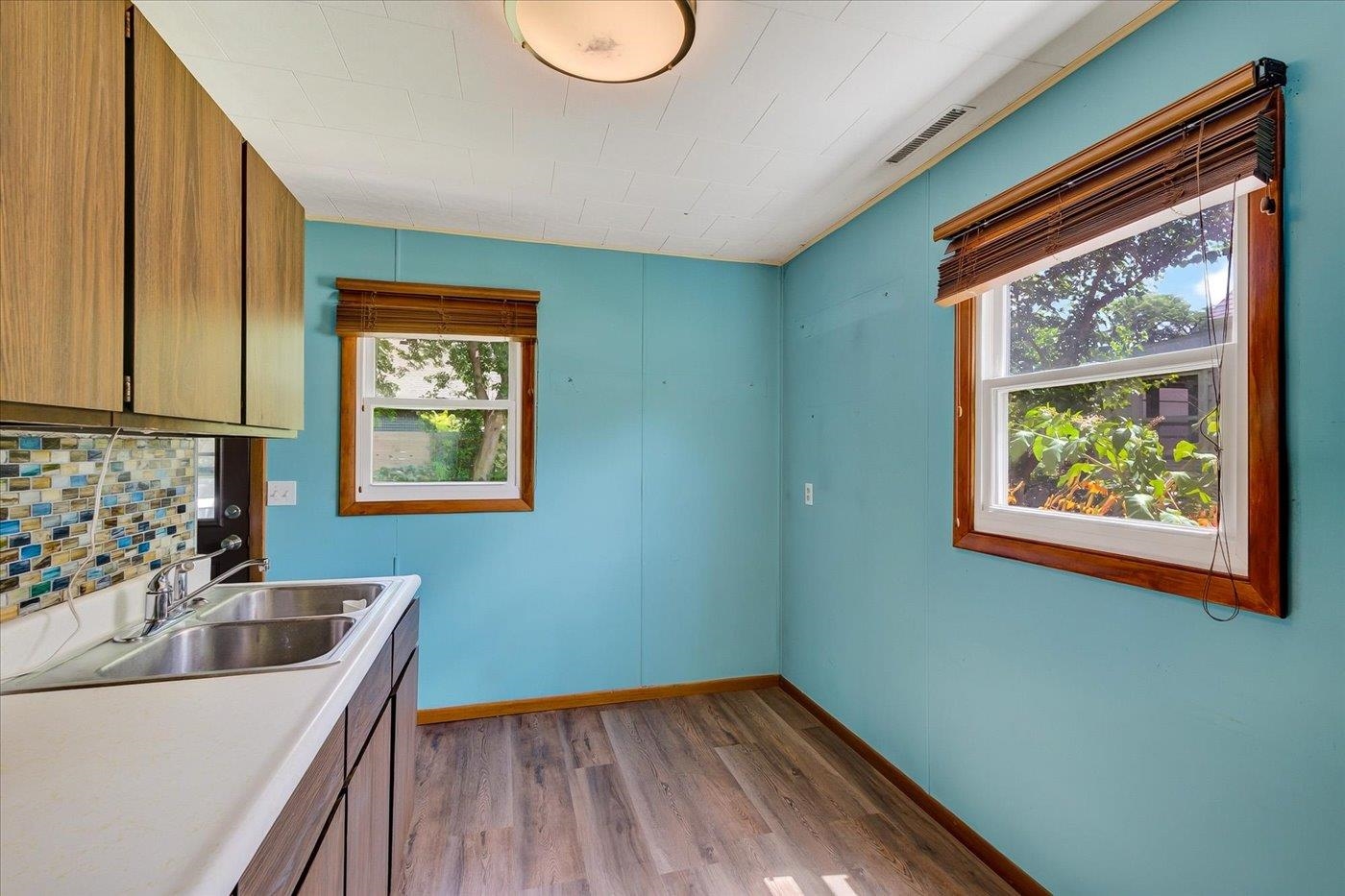 145 Rodney Court Madison, WI 53715 - Photo 10 of 33