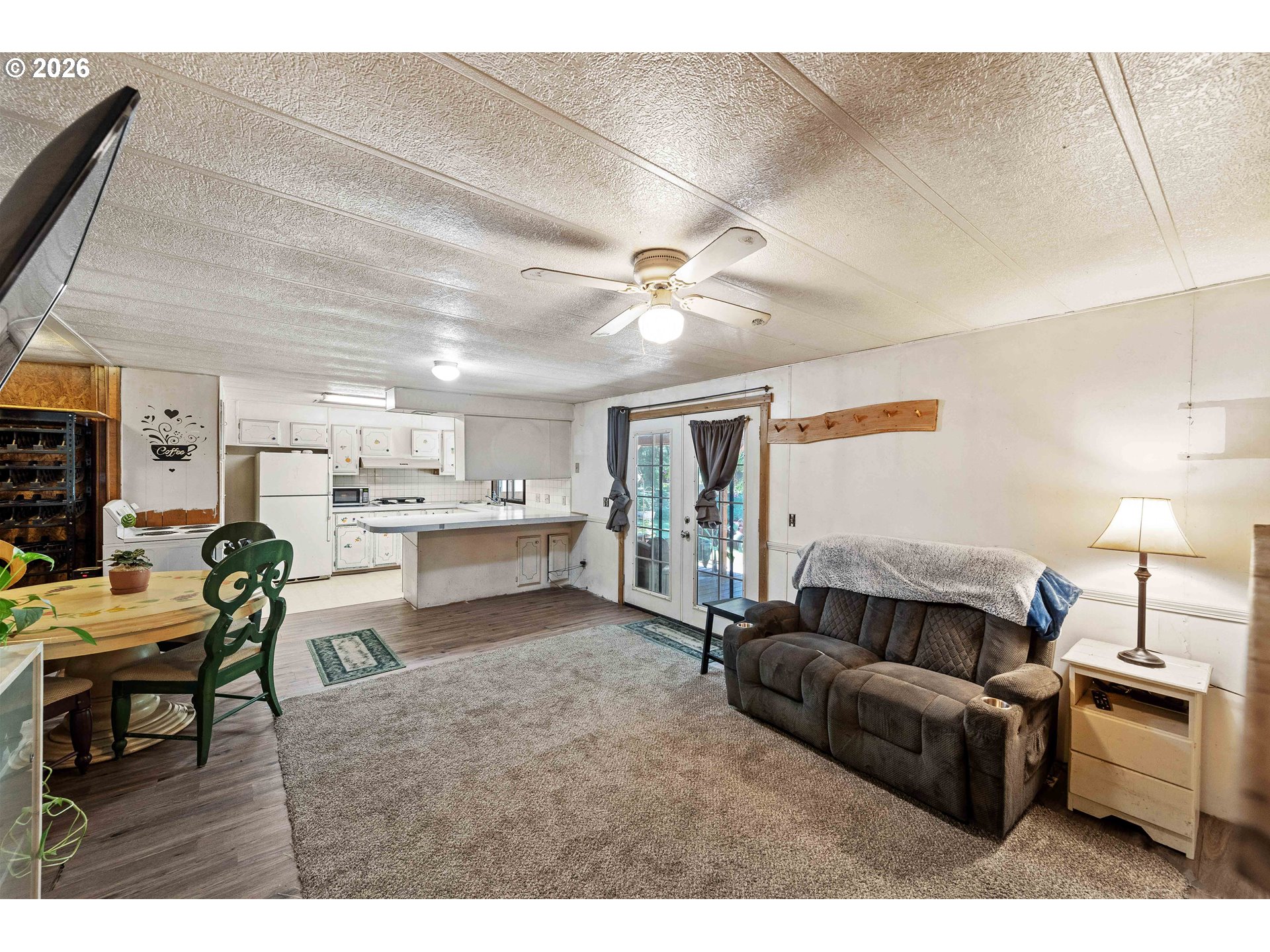 24608 Lower Smith River Road Reedsport, OR 97467 - Photo 7 of 44 Living Room