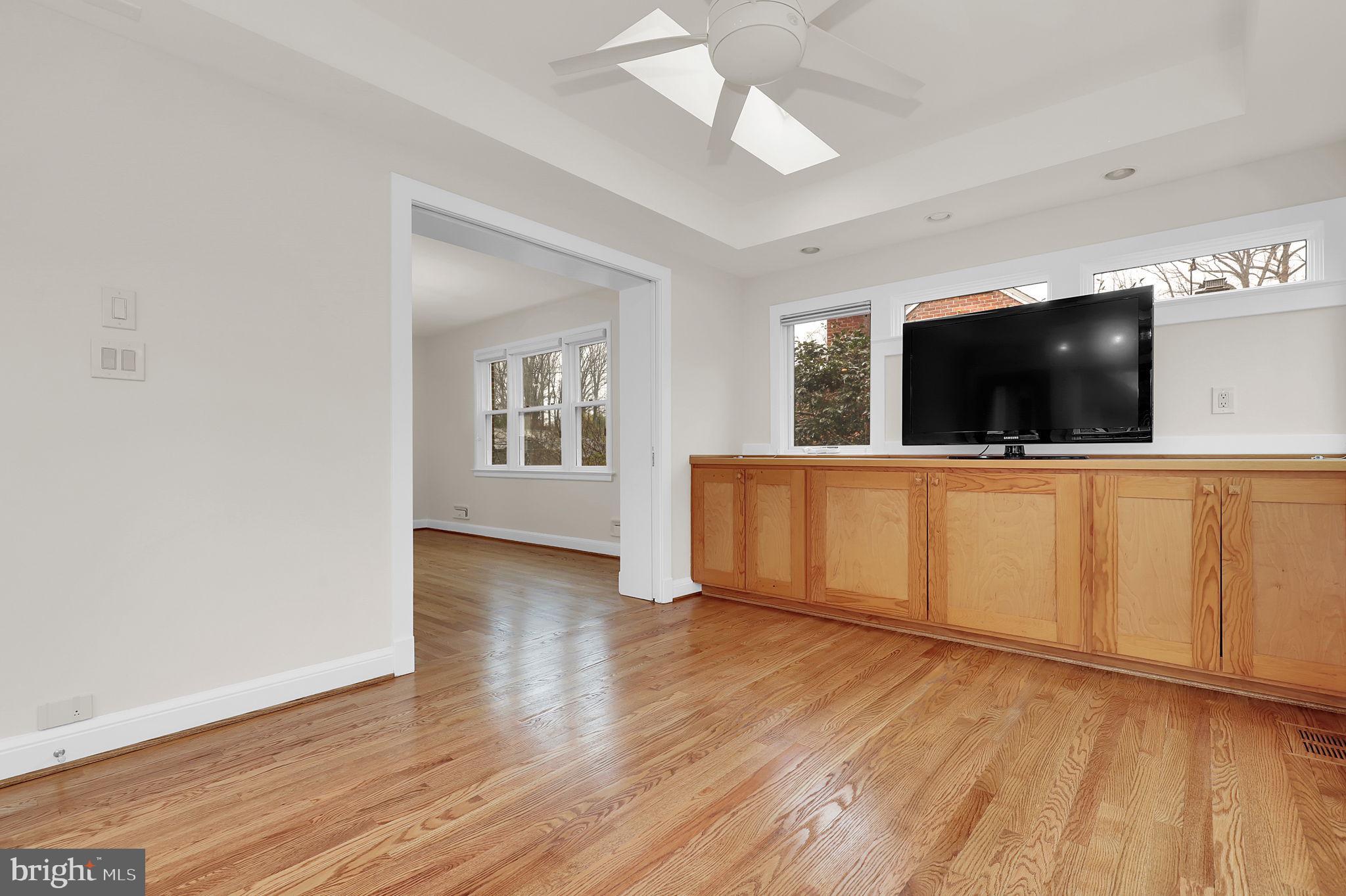 9403 Crosby Road Silver Spring, MD 20910 - Photo 14 of 46