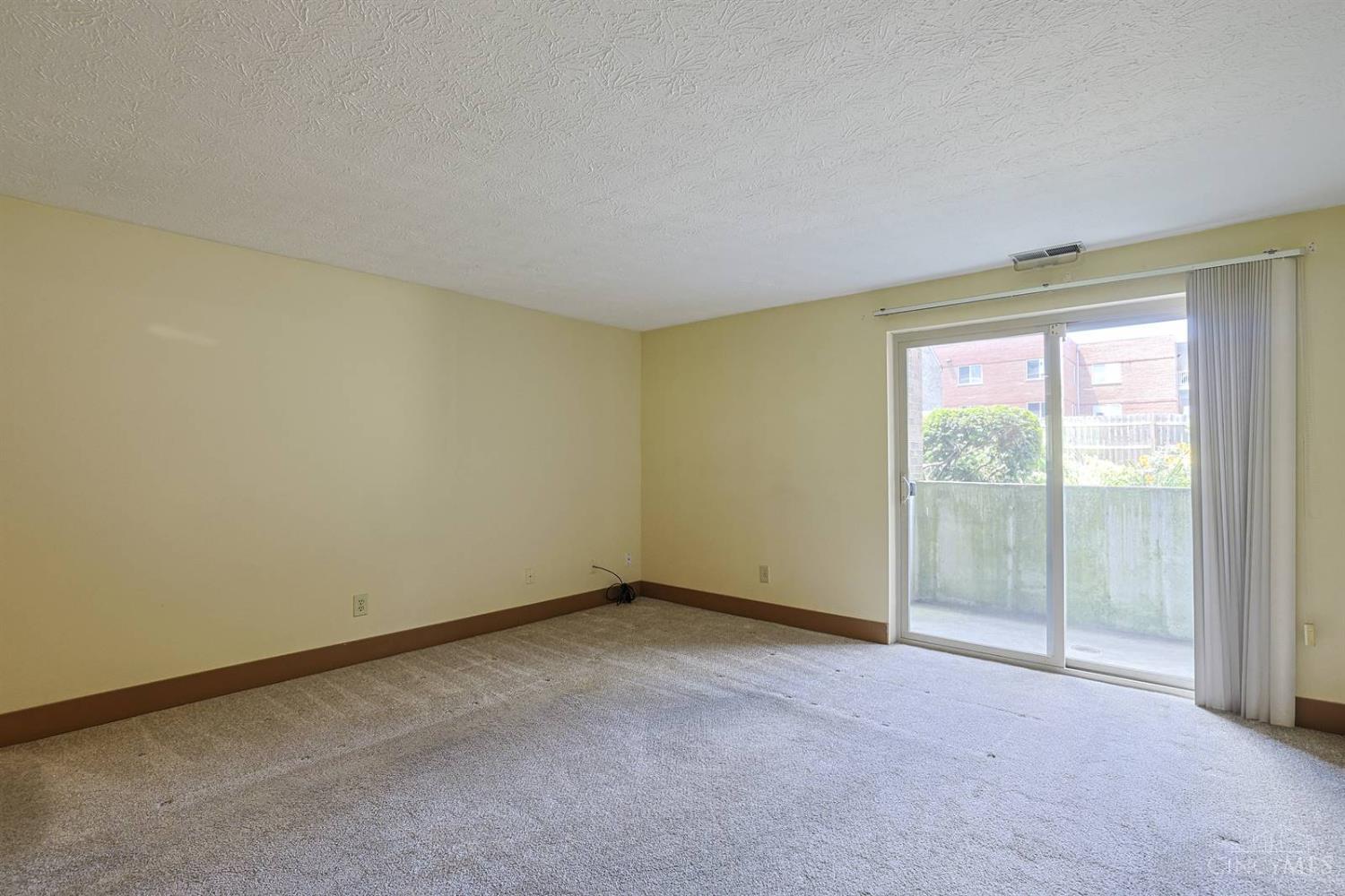 3254 North Bend Road Cincinnati, OH 45247 - Photo 9 of 28 Gallery Image 9