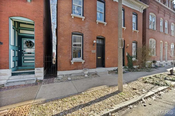 $280,000 | 2320 South 9th Street, St. Louis, MO 63104