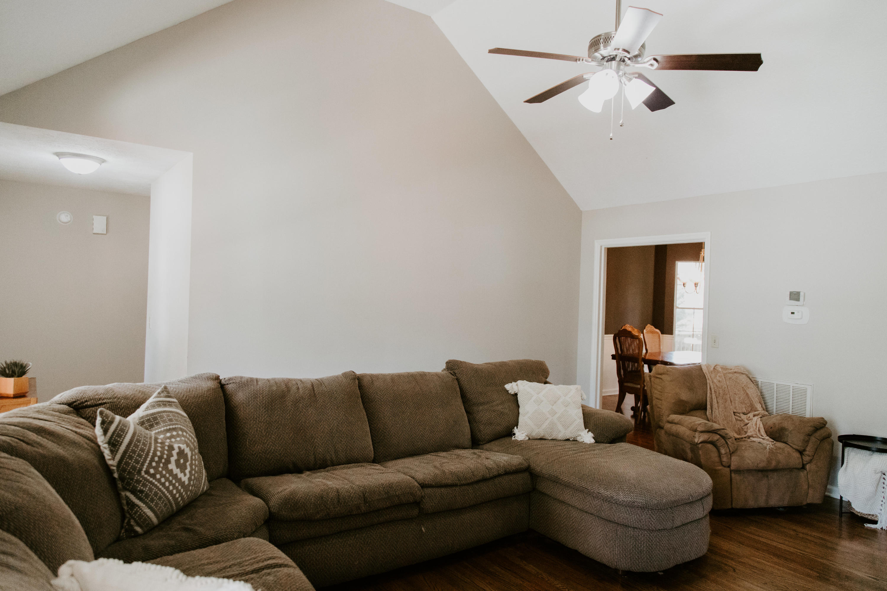 8422 Oak View Drive Chattanooga, TN 37421 - Photo 4 of 55 8422 Oak View Dr. Chattanooga, TN 37421-