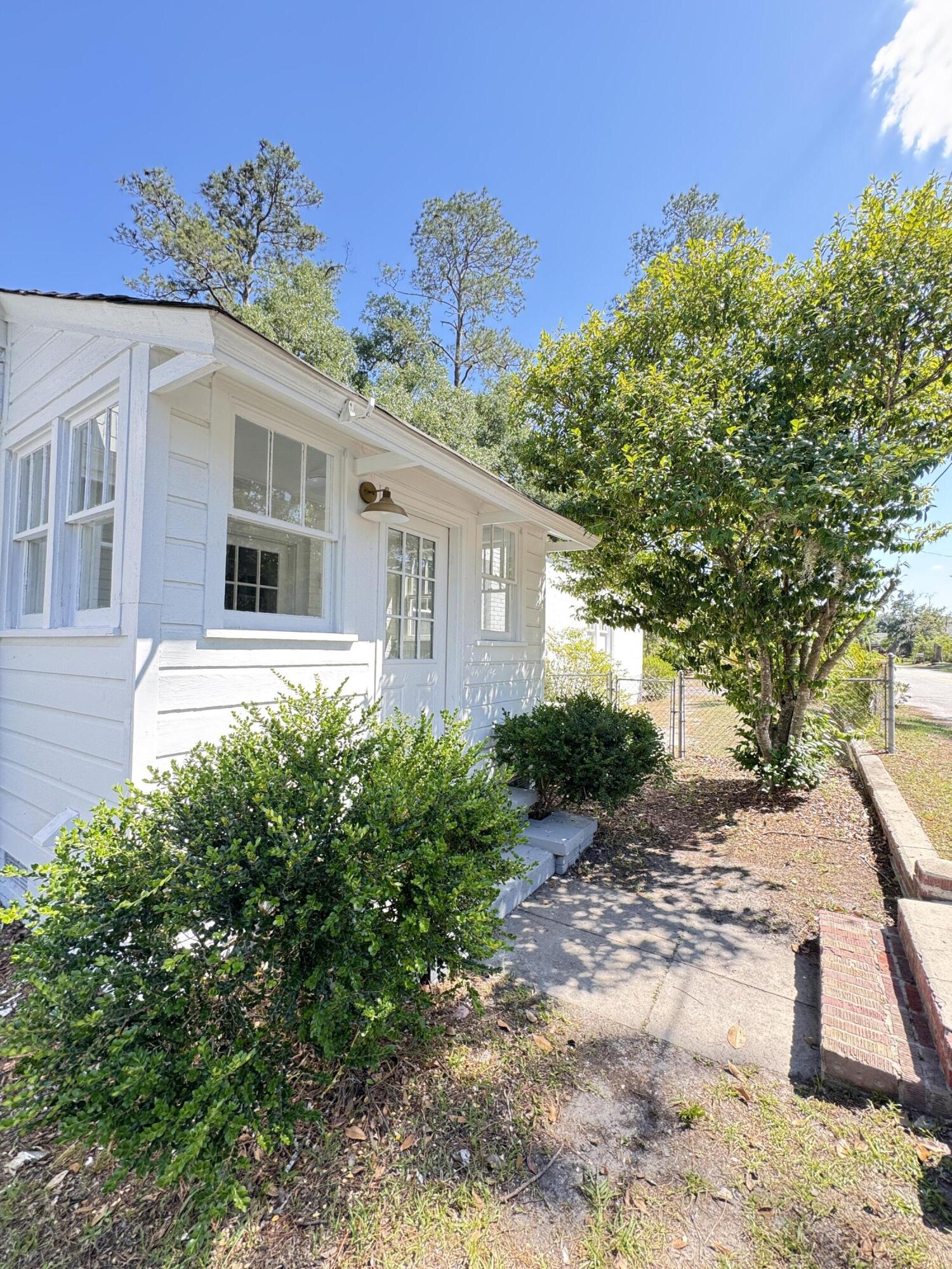 800 Hampton Street Walterboro, SC 29488 - Photo 14 of 136 800 Hampton Street (151)