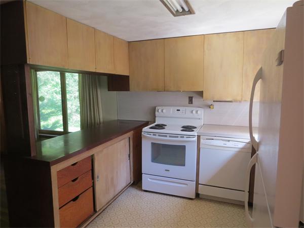 136 Hayward Road Acton, MA 01720 - Photo 4 of 20 Gallery Image 4