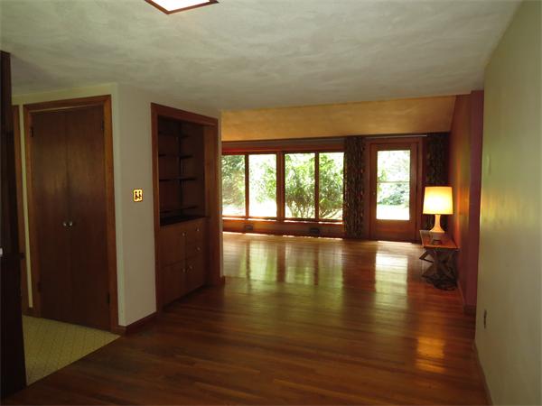 136 Hayward Road Acton, MA 01720 - Photo 6 of 20 Gallery Image 6