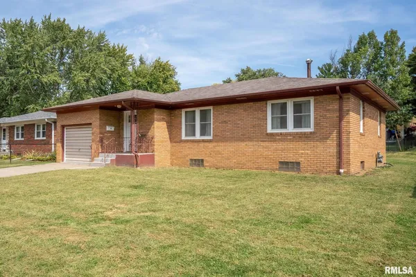 $212,000 | 4123 North Linwood Avenue, Davenport, IA 52806