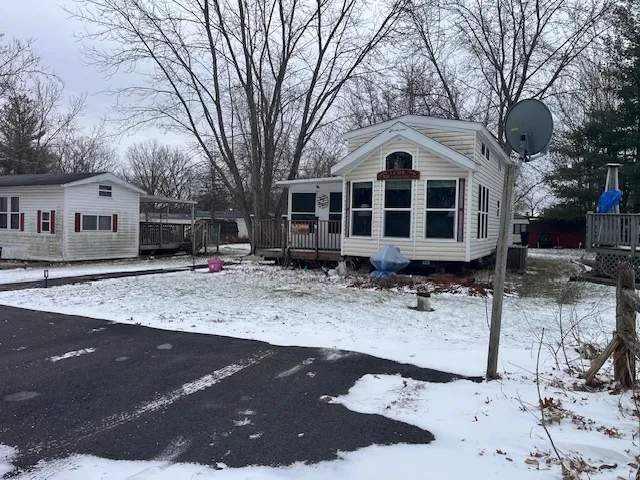 a view of an ocean view