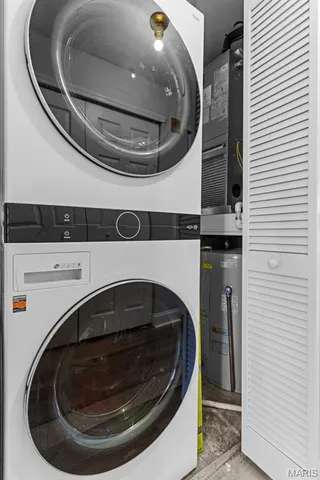 $299,900 | 227 West Monroe Avenue, Unit 205, Kirkwood, MO 63122