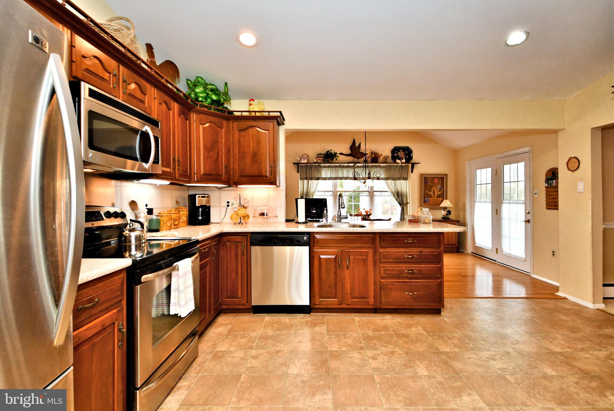 988 Williamson Road Horsham, PA 19044 - Photo 11 of 47 Kitchen