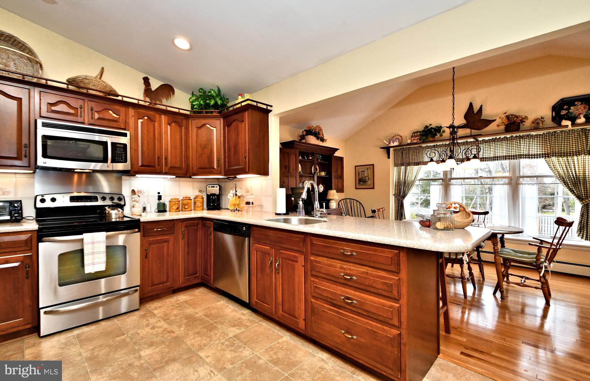 988 Williamson Road Horsham, PA 19044 - Photo 14 of 47 Kitchen Overlooking Breakfast room