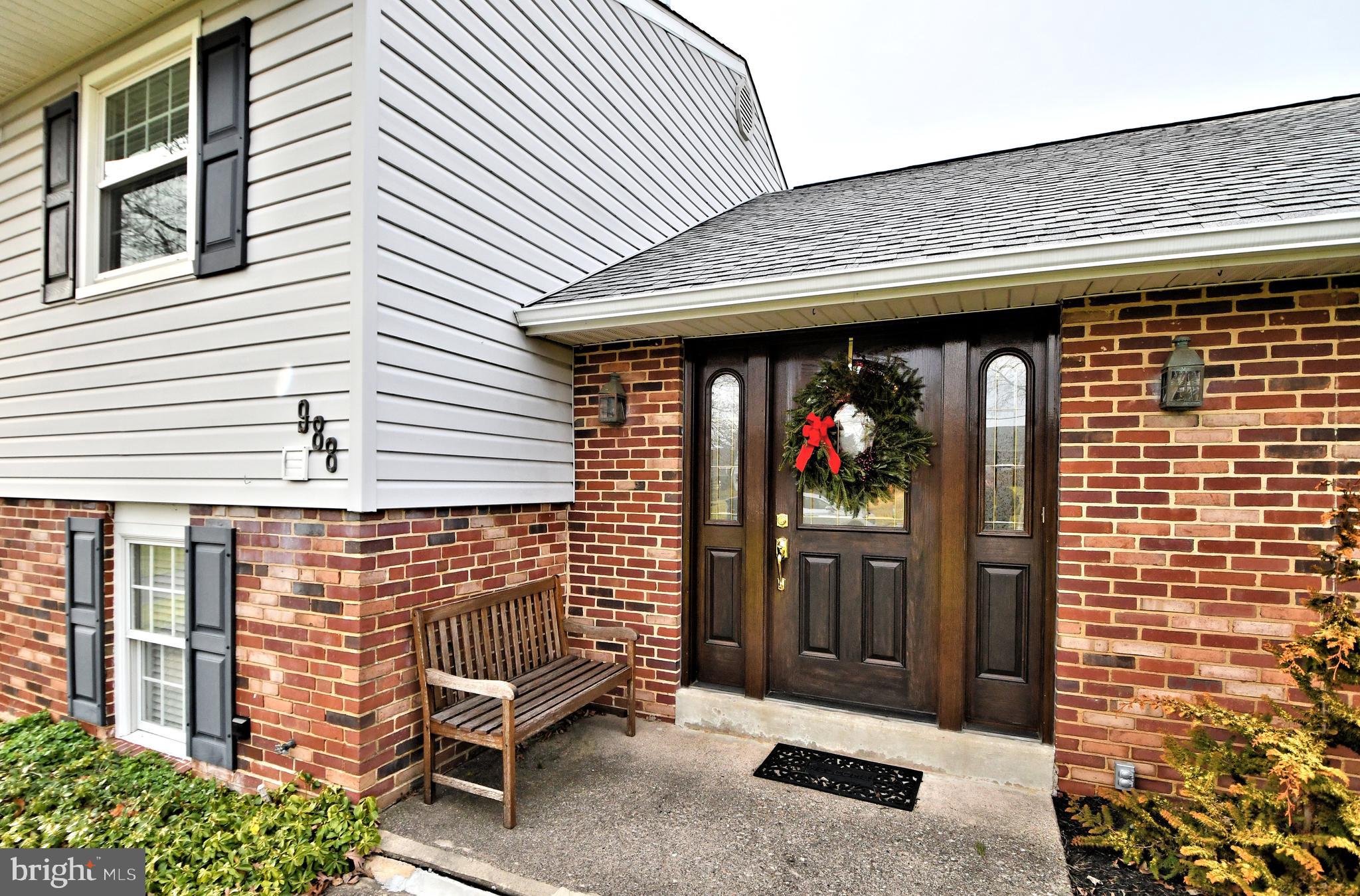 988 Williamson Road Horsham, PA 19044 - Photo 3 of 47 Come on in!
