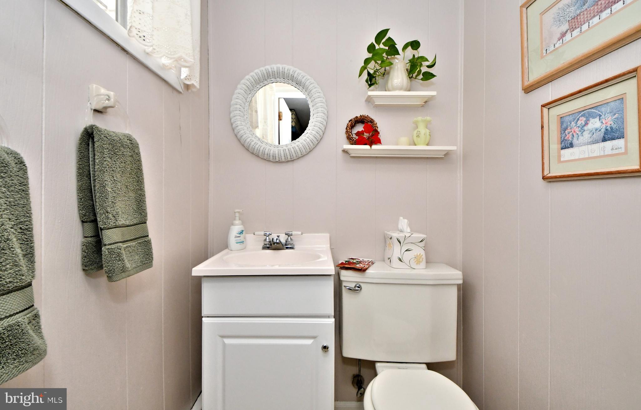 988 Williamson Road Horsham, PA 19044 - Photo 33 of 47 Powder Room