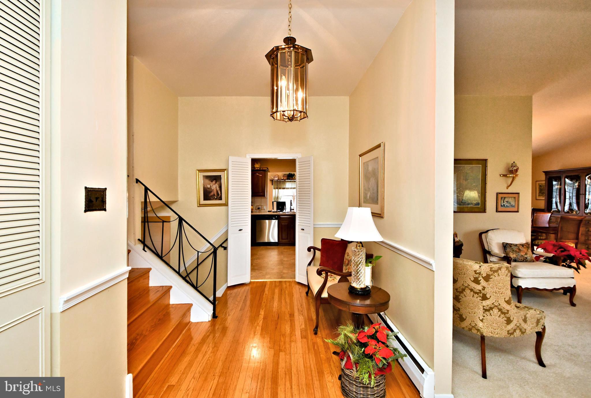 988 Williamson Road Horsham, PA 19044 - Photo 4 of 47 Foyer