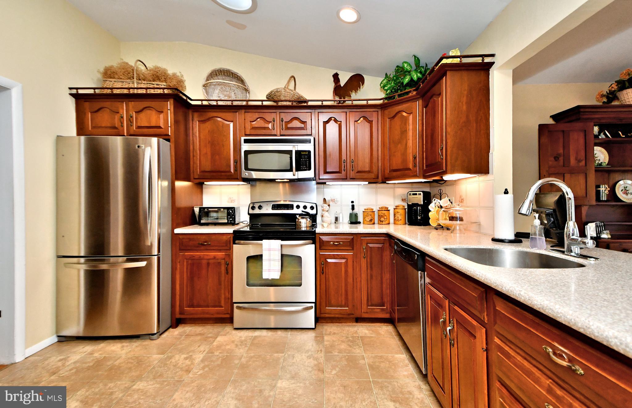 988 Williamson Road Horsham, PA 19044 - Photo 10 of 47 Kitchen