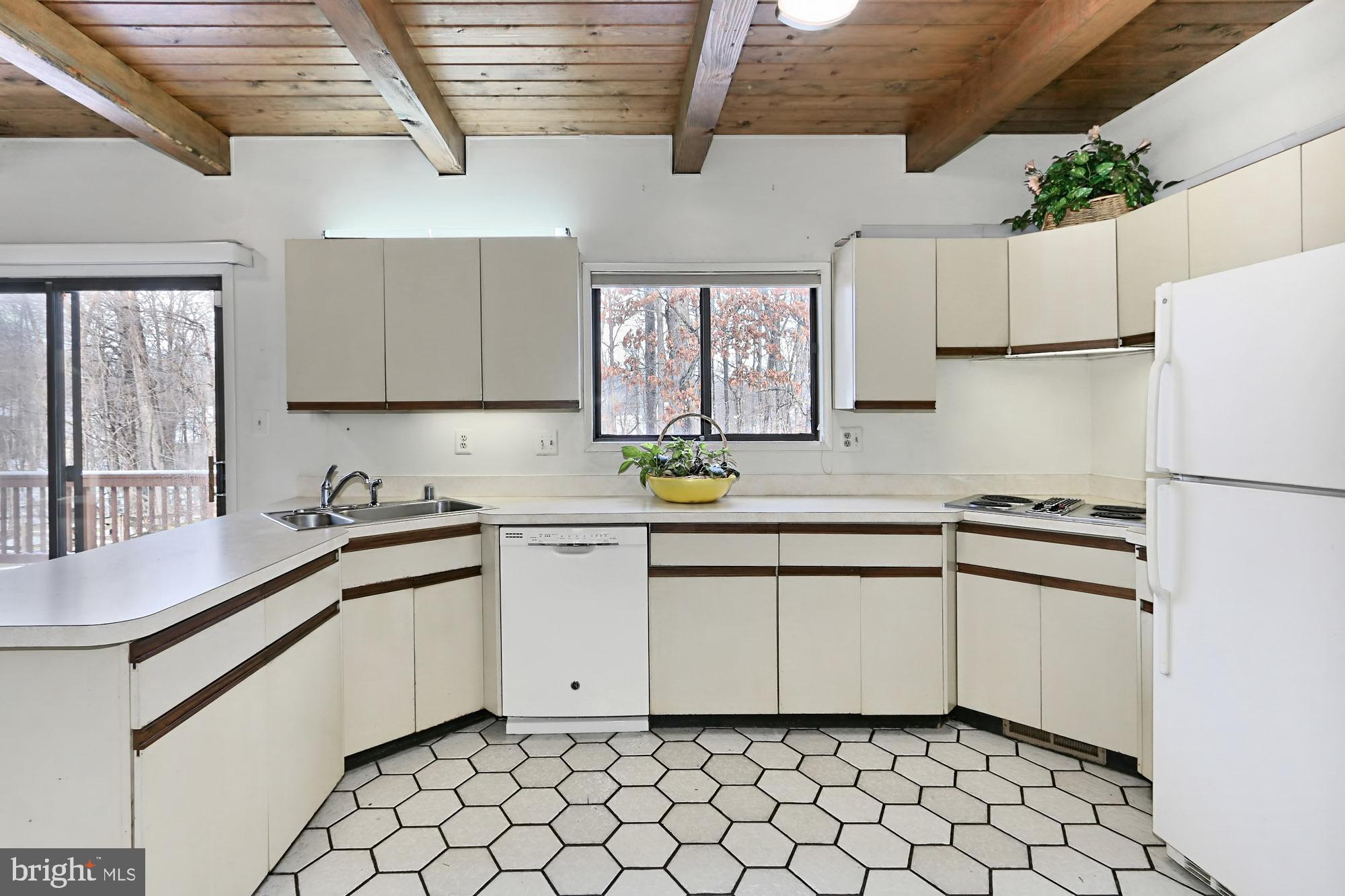 3666 Russell Road Woodbridge, VA 22192 - Photo 21 of 78 Kitchen