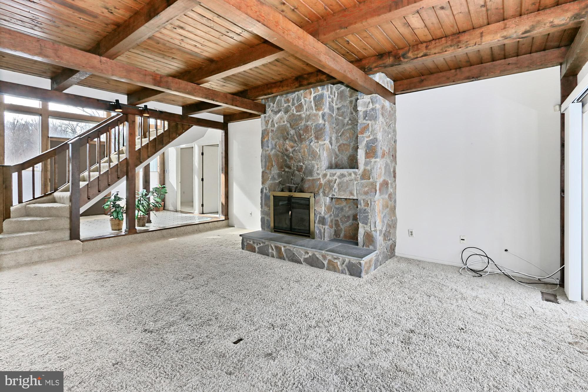 3666 Russell Road Woodbridge, VA 22192 - Photo 25 of 78 Family Room