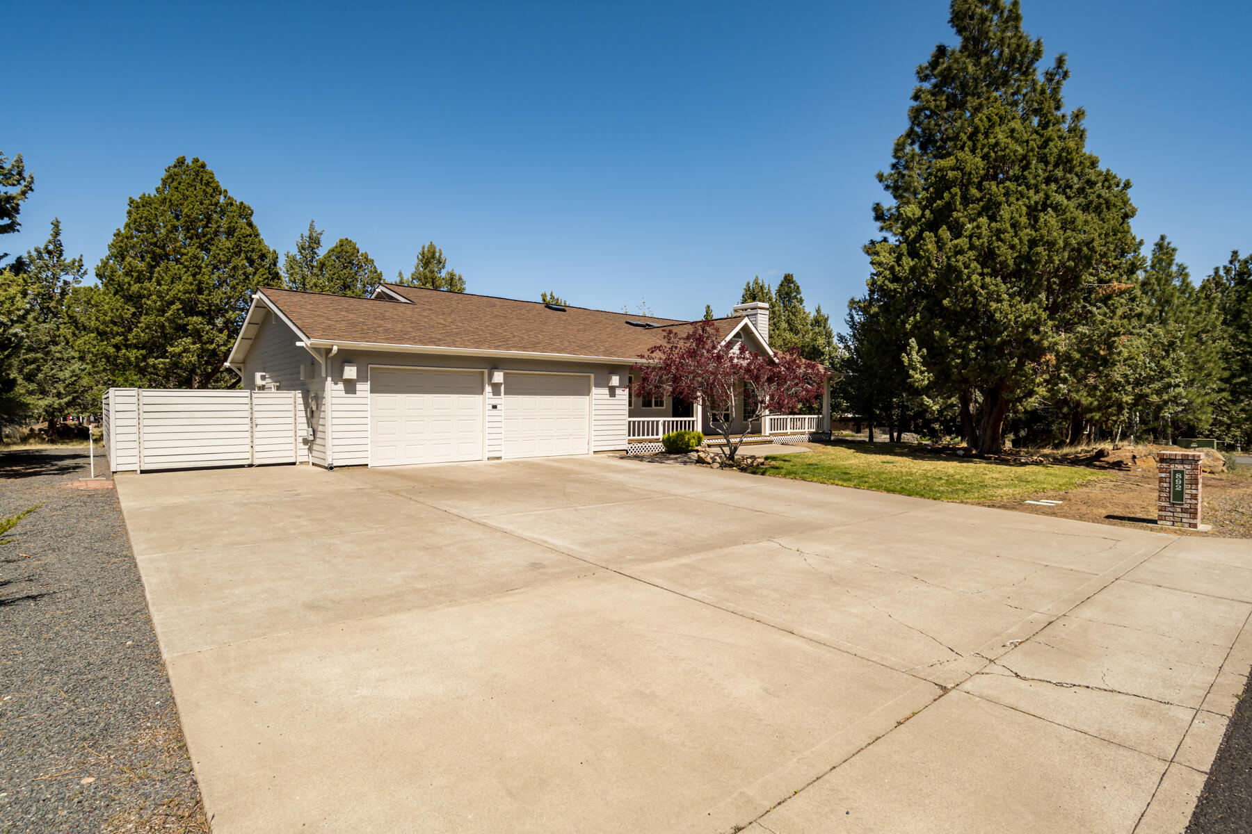 892 Northwest Chelsea Loop Bend, OR 97703 - Photo 3 of 46 JH5_1096
