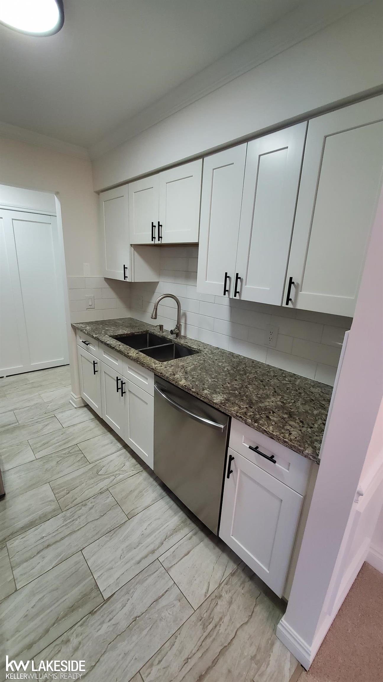 30052 West 12 Mile Road Farmington, MI 48334 - Photo 4 of 17 50165424-55a17607-2e32-42d6-a15b-91e521025b3b.JPG