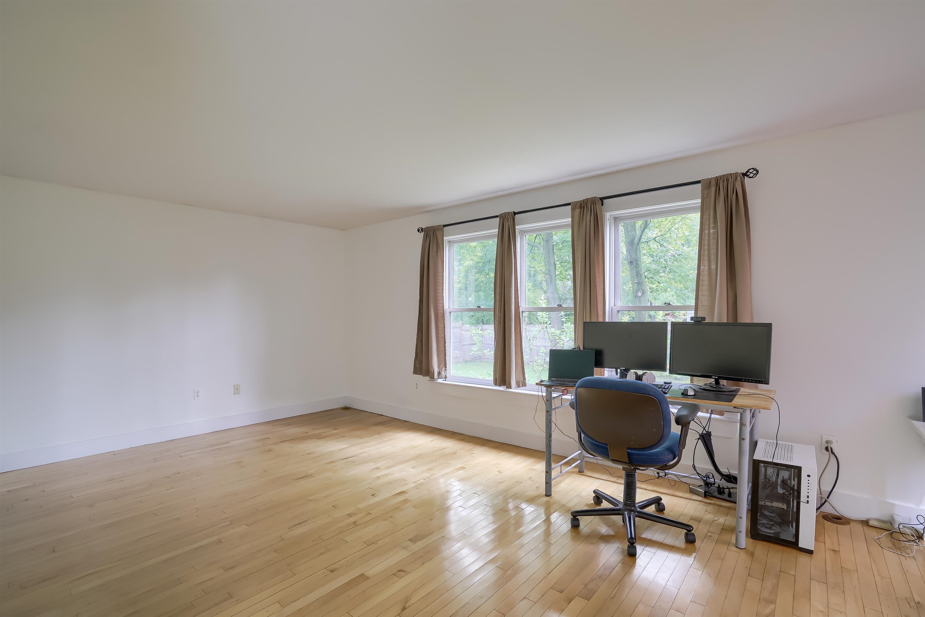 6 East Dunstable Road Nashua, NH 03060 - Photo 12 of 30 Gallery Image 12