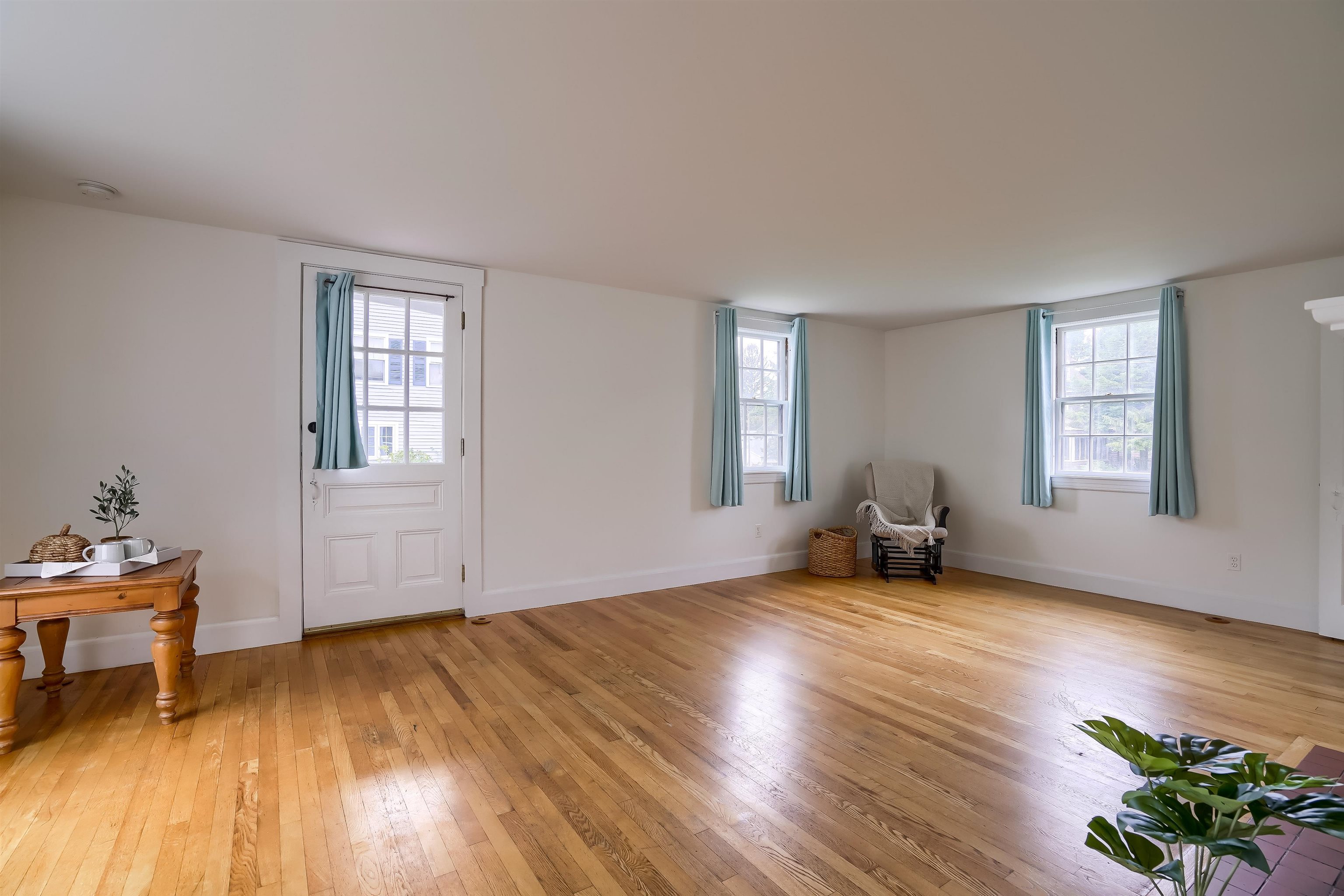 6 East Dunstable Road Nashua, NH 03060 - Photo 8 of 30 Gallery Image 8