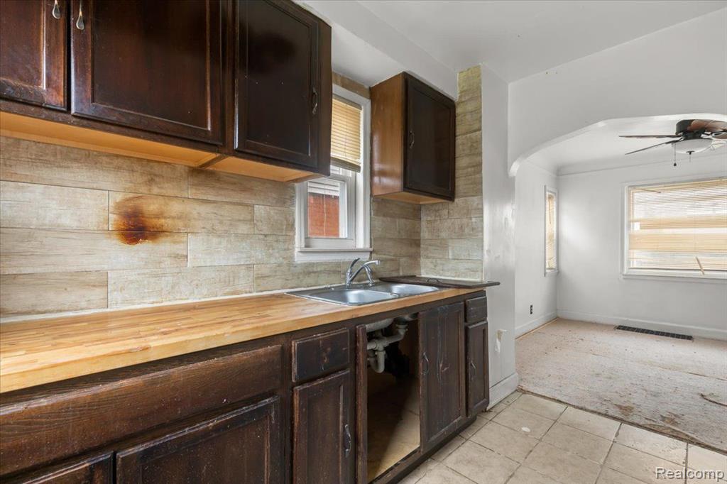 9393 Meyers Road Detroit, MI 48228 - Photo 13 of 26