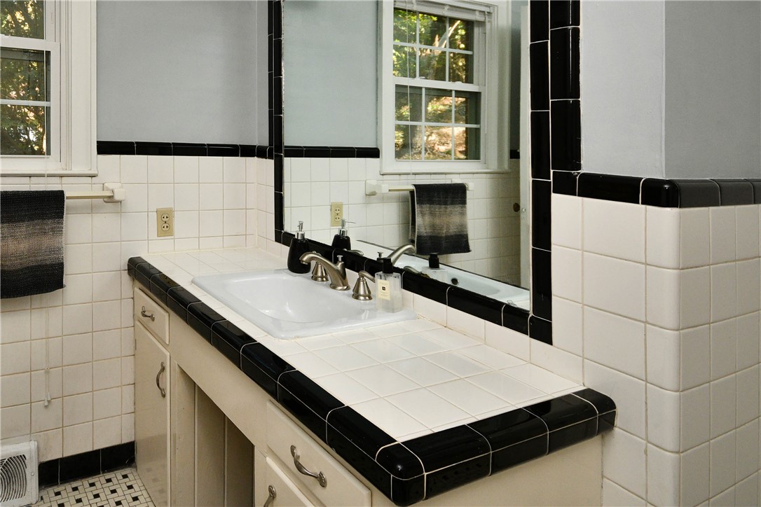 303 Tanglewood Drive Anderson, SC 29621 - Photo 31 of 45