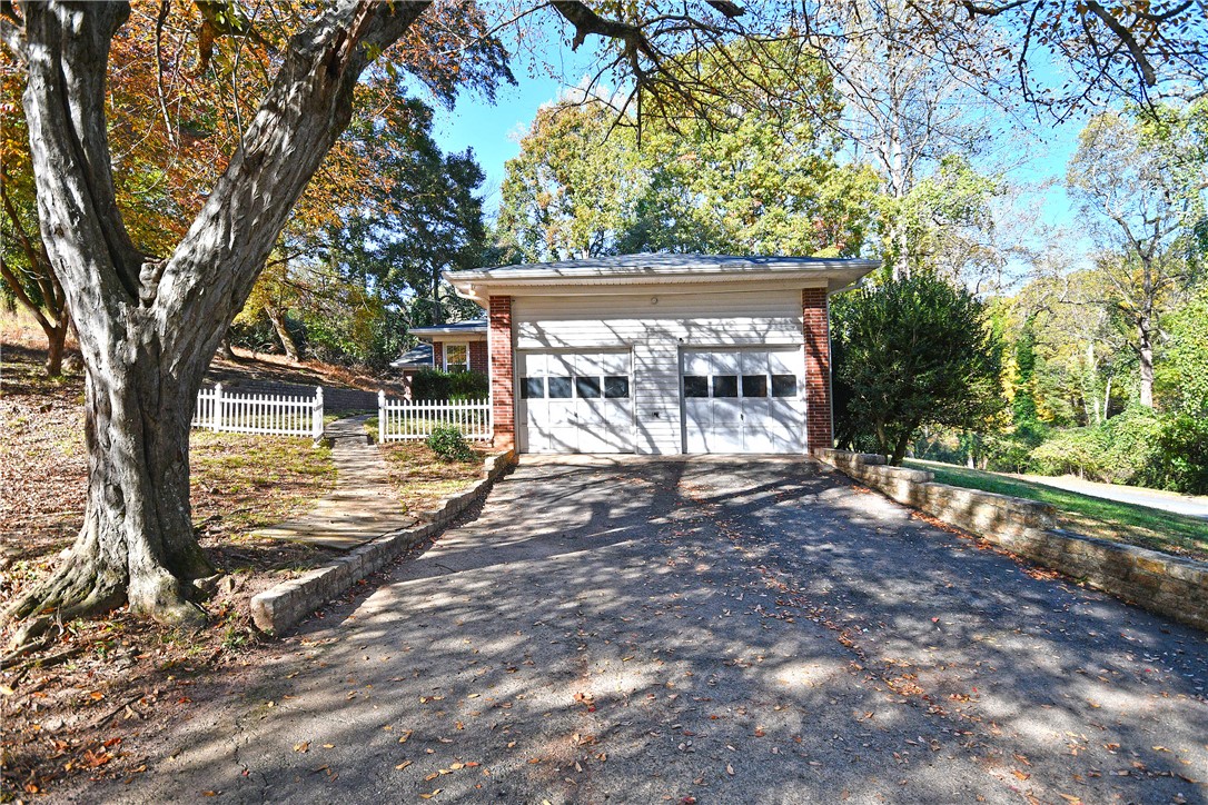 303 Tanglewood Drive Anderson, SC 29621 - Photo 43 of 45