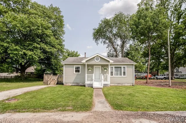 $80,000 | 605 Houston Street, Pleasant Hill, IL 62366