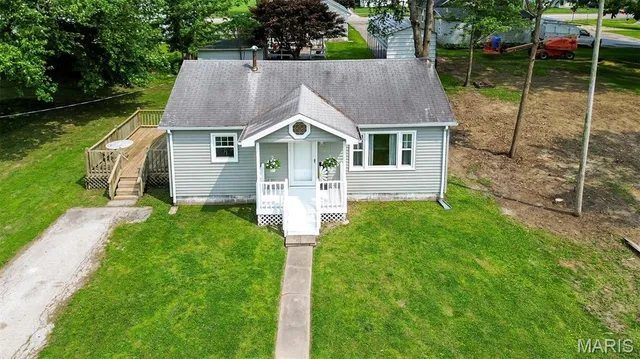 $80,000 | 605 Houston Street, Pleasant Hill, IL 62366