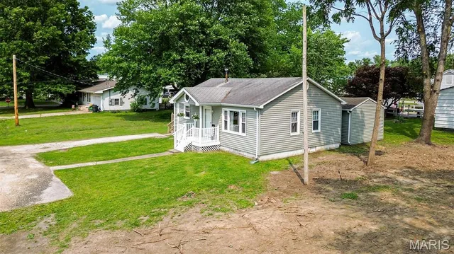 $80,000 | 605 Houston Street, Pleasant Hill, IL 62366