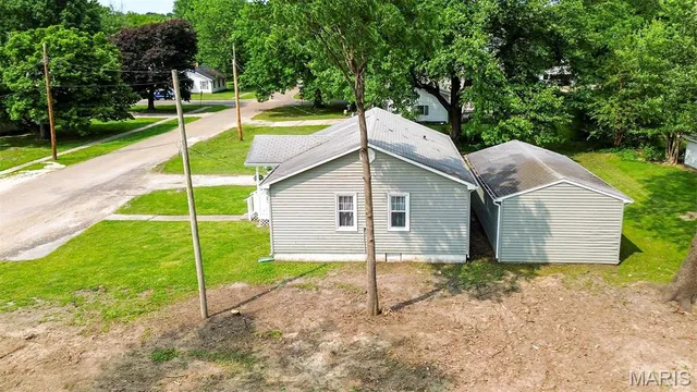$80,000 | 605 Houston Street, Pleasant Hill, IL 62366