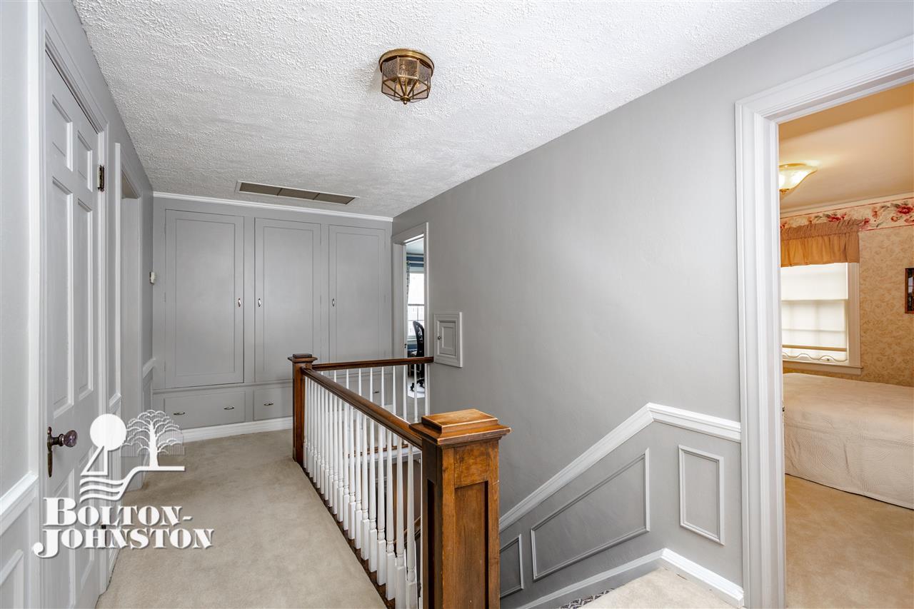 652 Lincoln Road Grosse Pointe, MI 48230 - Photo 21 of 43 Upstairs Hall