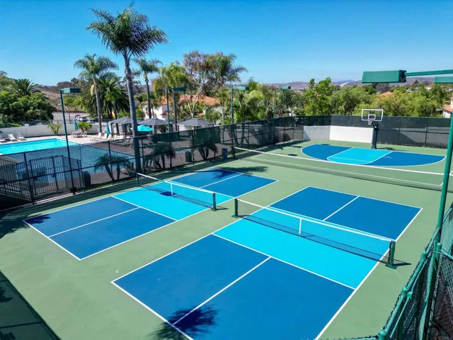 $770,000 | 190 Bautista Court, Unit 99, Oceanside, CA 92057
