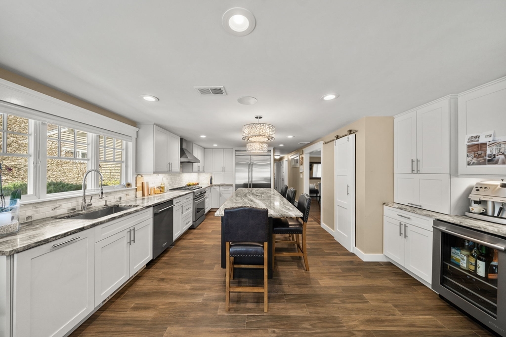 23 Albert Street Waltham, MA 02453 - Photo 4 of 35