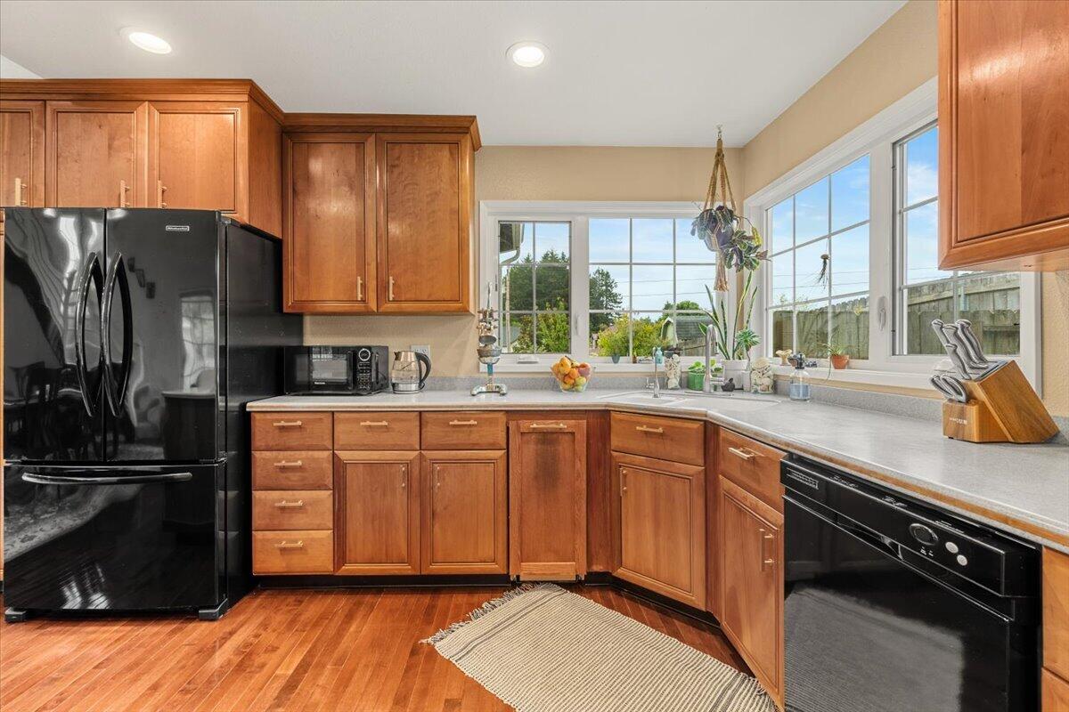 521 Nob Hill Road Fortuna, CA 95540 - Photo 10 of 39