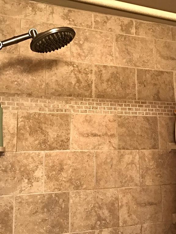 988 Peairs Road Elizabeth, PA 15037 - Photo 13 of 14 shower,tub area
