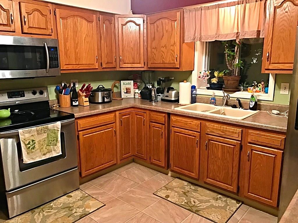 988 Peairs Road Elizabeth, PA 15037 - Photo 3 of 14 Kitchen from corner by door