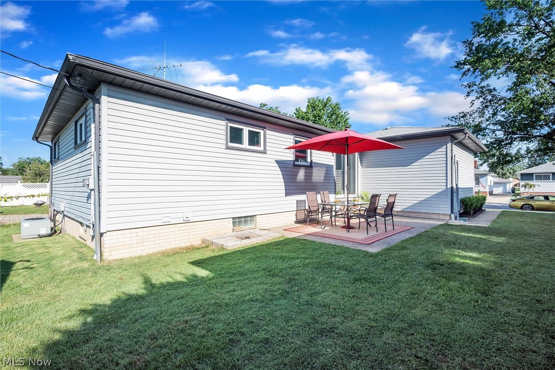32308 Knobel Road Willowick, OH 44095 - Photo 5 of 35