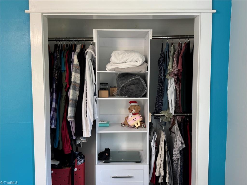 2436 Wickham Road Kernersville, NC 27284 - Photo 20 of 31 2nd Bedroom closet