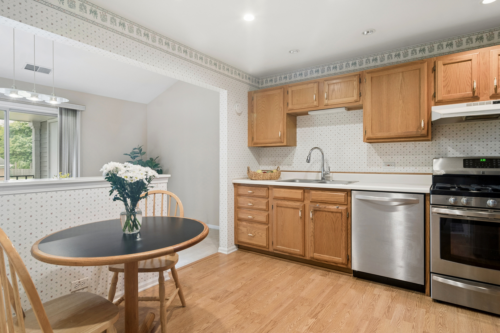 1007 Butternut Lane, Unit D Mount Prospect, IL 60056 - Photo 10 of 24