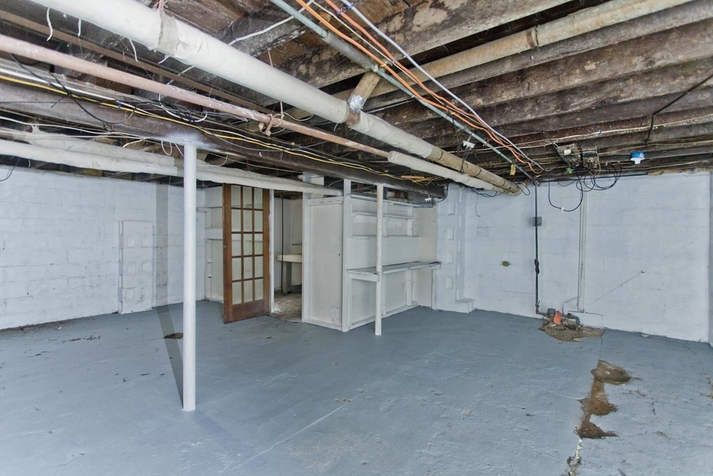 69 Appleton Street Springfield, MA 01108 - Photo 28 of 34 a view of an empty room with white walls