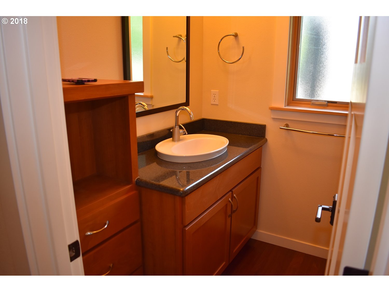 1435 Perdue Loop Eugene, OR 97401 - Photo 12 of 22 Bathroom