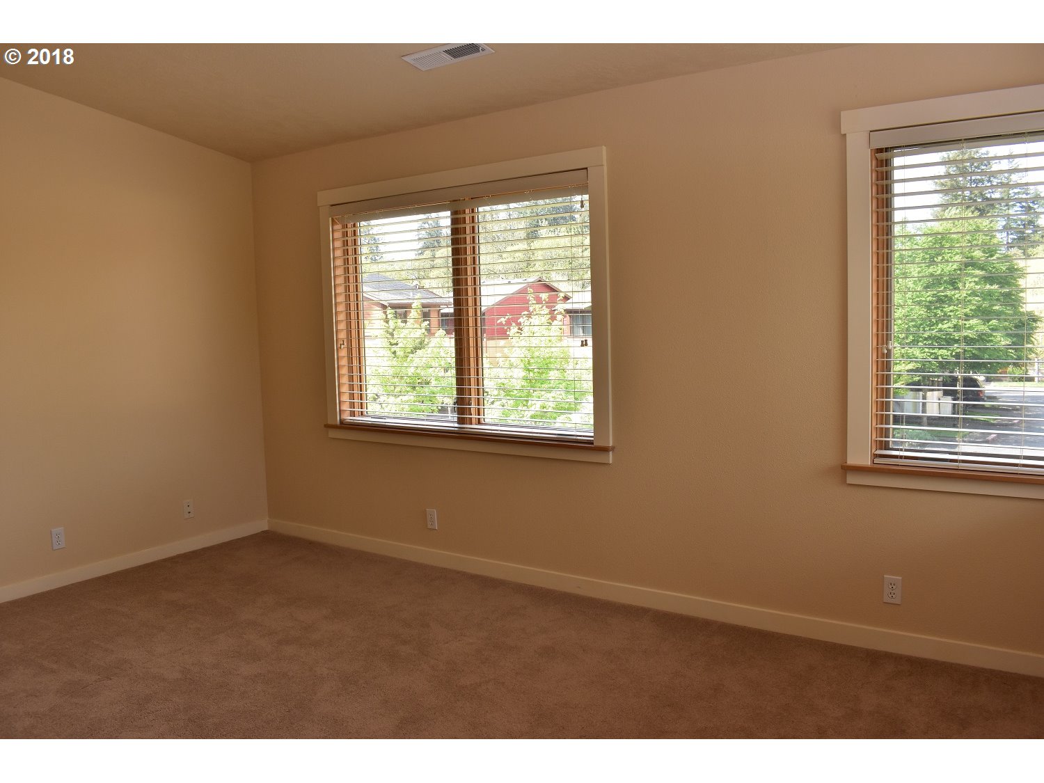 1435 Perdue Loop Eugene, OR 97401 - Photo 16 of 22 Bedroom, Primary