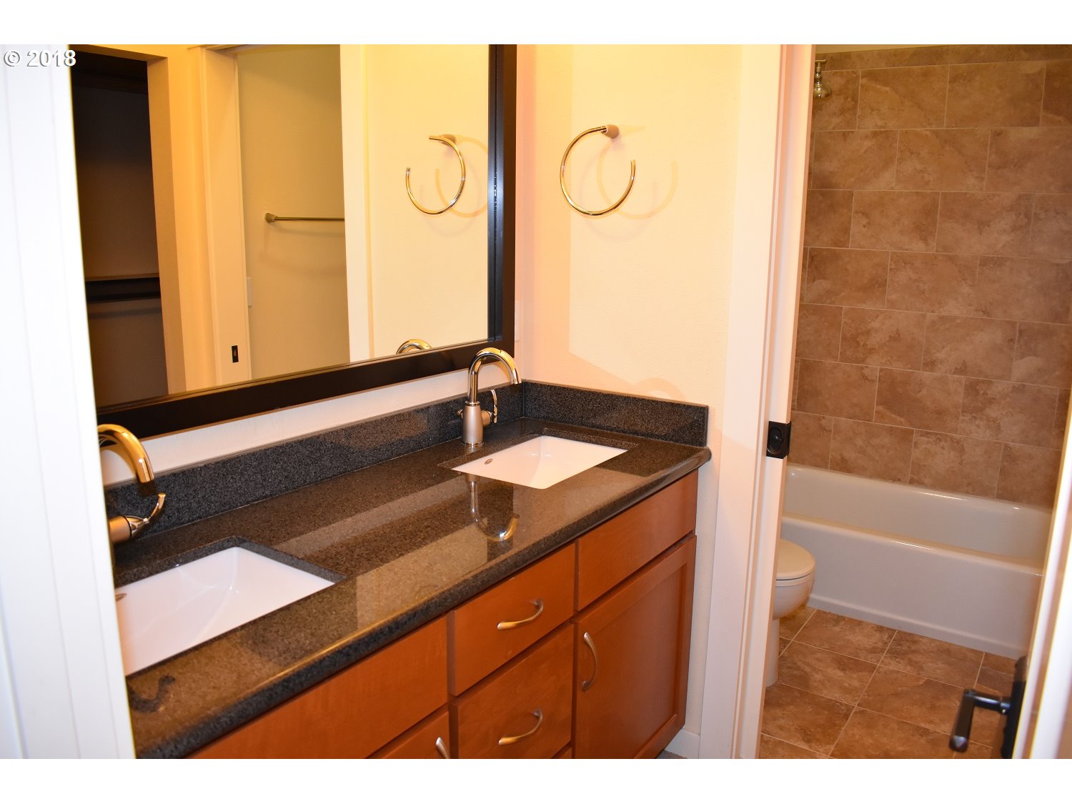1435 Perdue Loop Eugene, OR 97401 - Photo 18 of 22 Bathroom, Attached