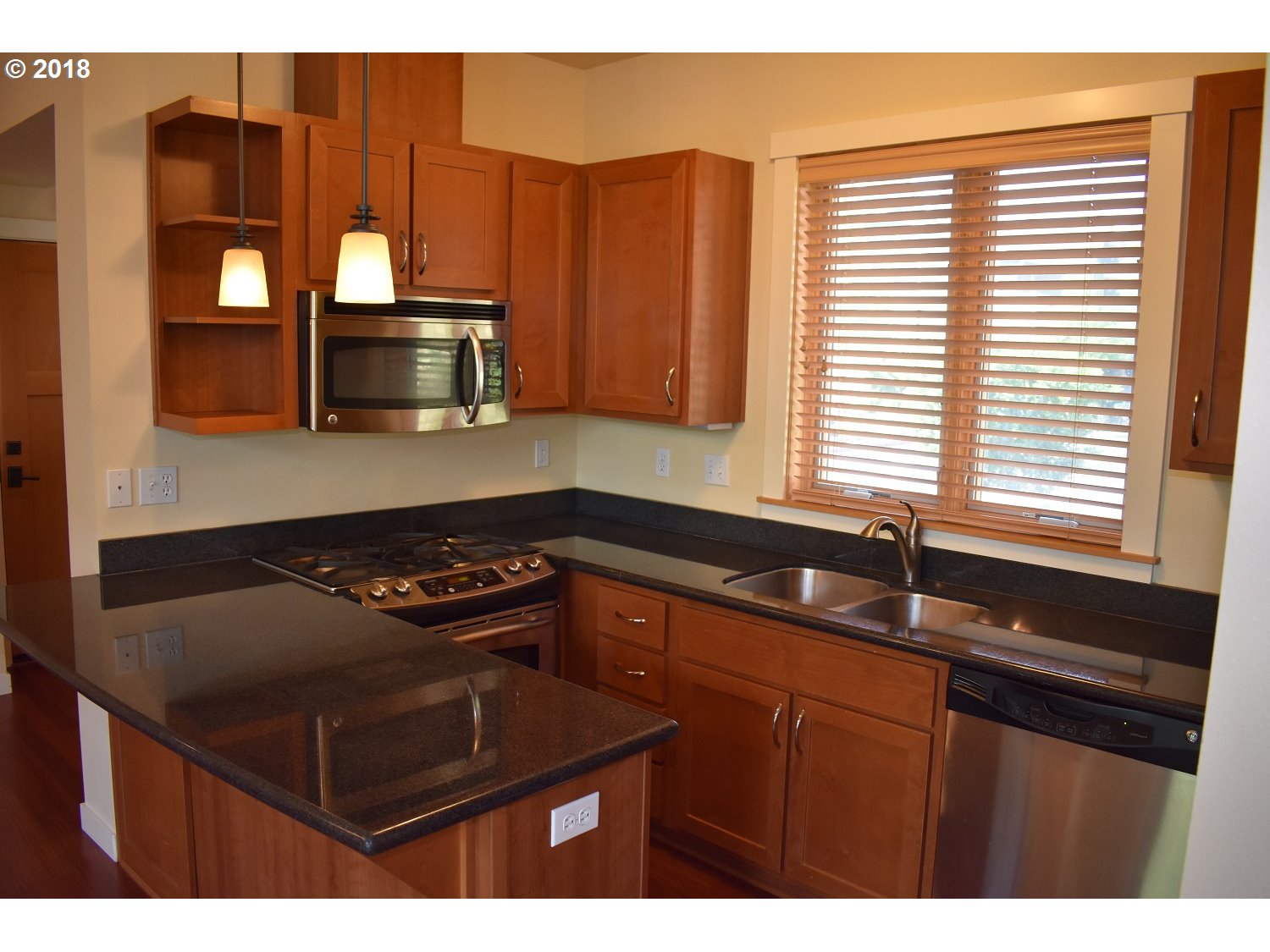 1435 Perdue Loop Eugene, OR 97401 - Photo 8 of 22 Kitchen