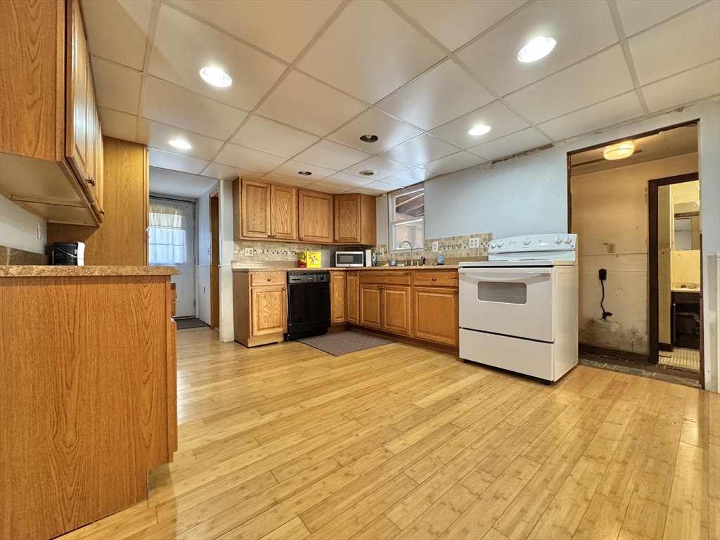 28 Boston Road Andover, MA 01810 - Photo 11 of 42