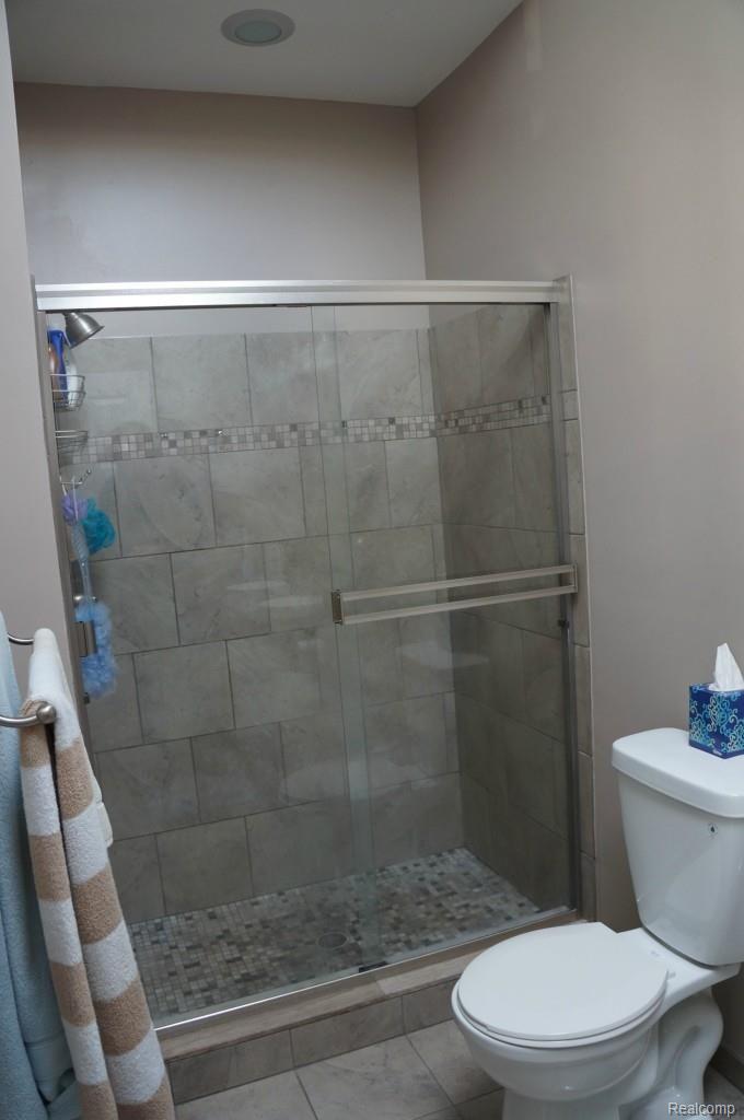 3189 Silverbrook Drive Rochester, MI 48306 - Photo 23 of 32 DSC07843.jpg