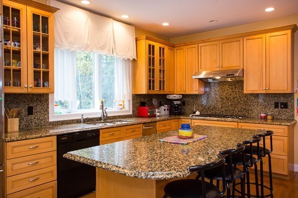 21 Dorcar Road Newton, MA 02467 - Photo 3 of 30