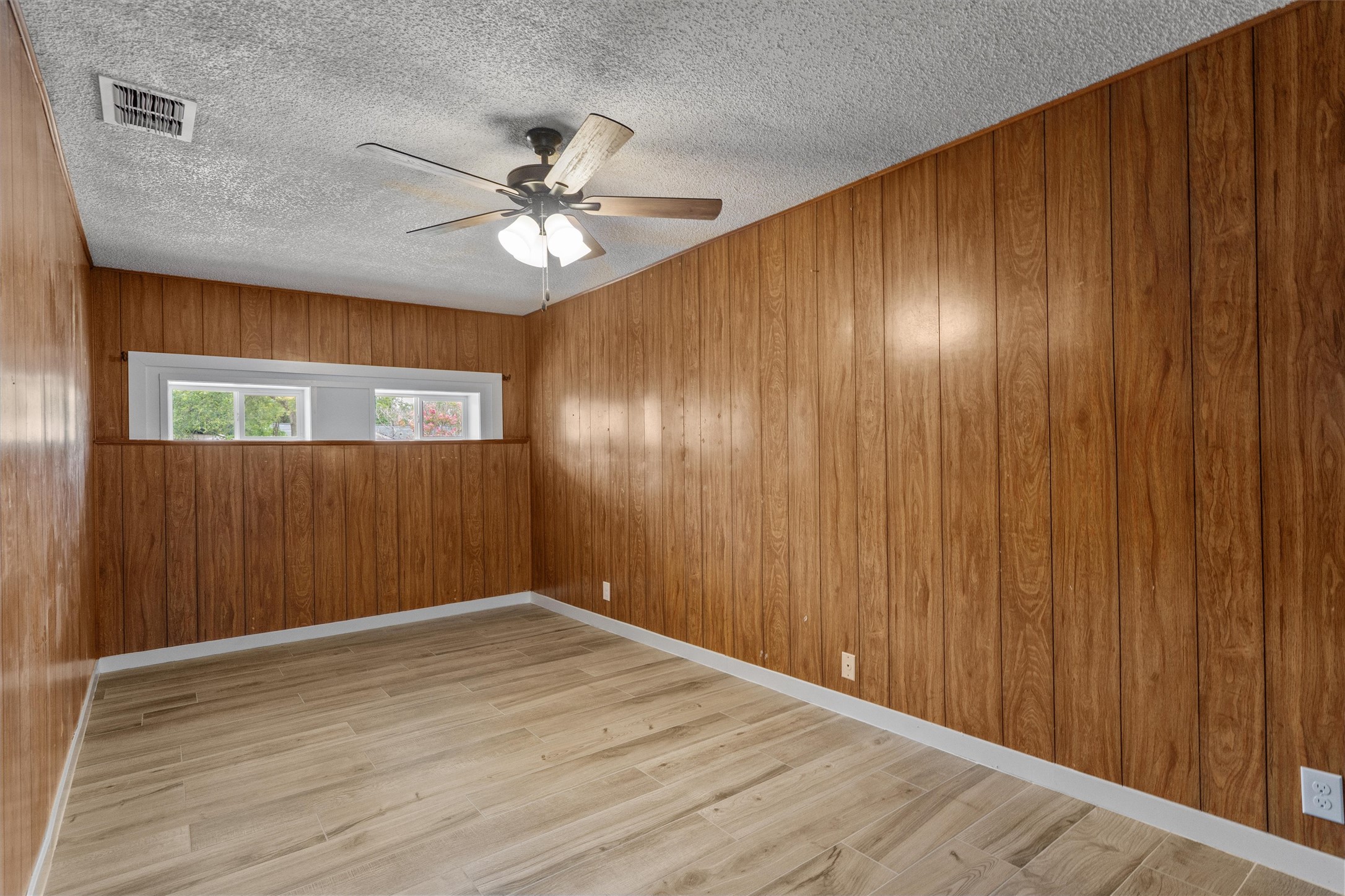 703 Huntingdon Place Austin, TX 78745 - Photo 11 of 28