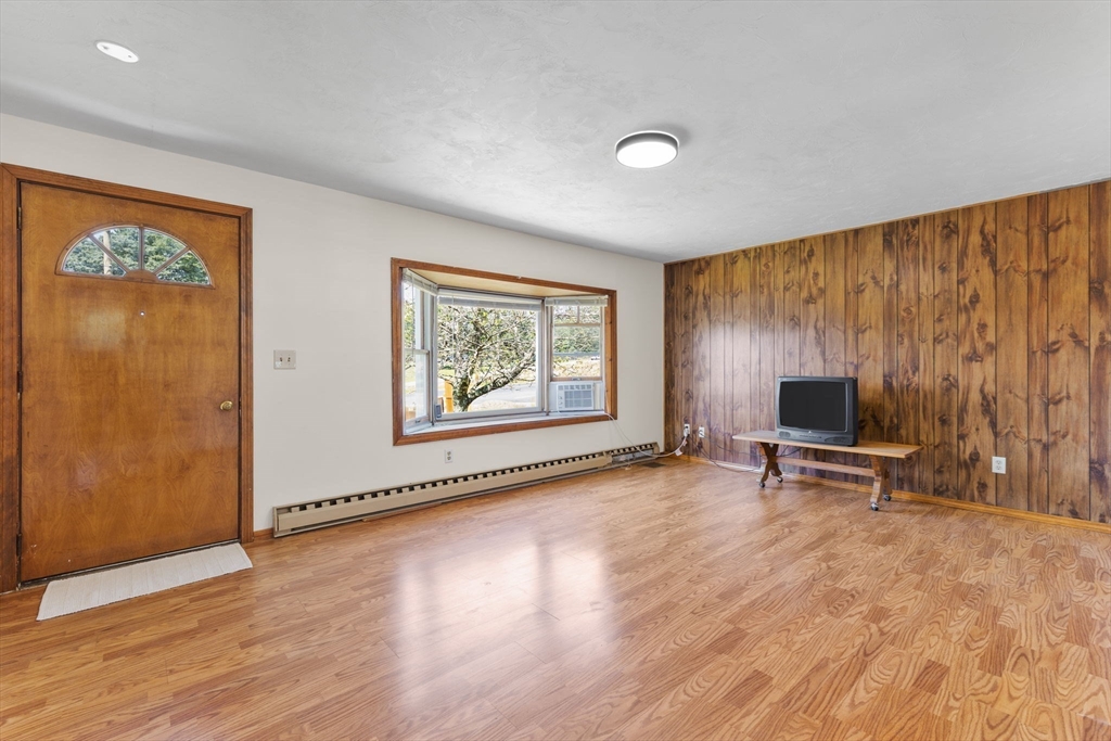 62 Meadow Road Spencer, MA 01562 - Photo 8 of 17 Gallery Image 8